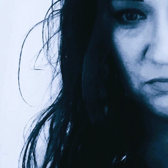 Meet your Posher, Carrie - Picture 3 of 6